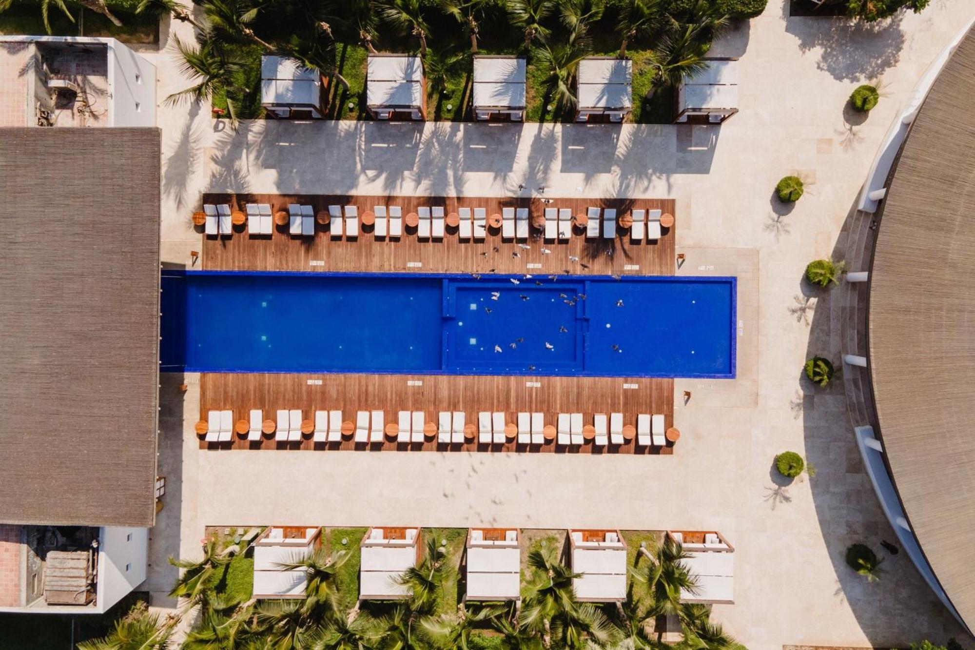فندق باركاس، أحد منتجعات لاكشري كولكشن، باركاس باراكاس المظهر الخارجي الصورة Aerial view of the pool at the hotel