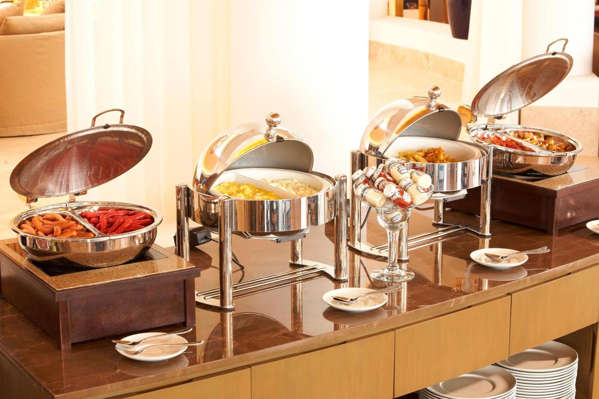 فندق باركاس، أحد منتجعات لاكشري كولكشن، باركاس باراكاس المظهر الخارجي الصورة A selection of chafing dishes