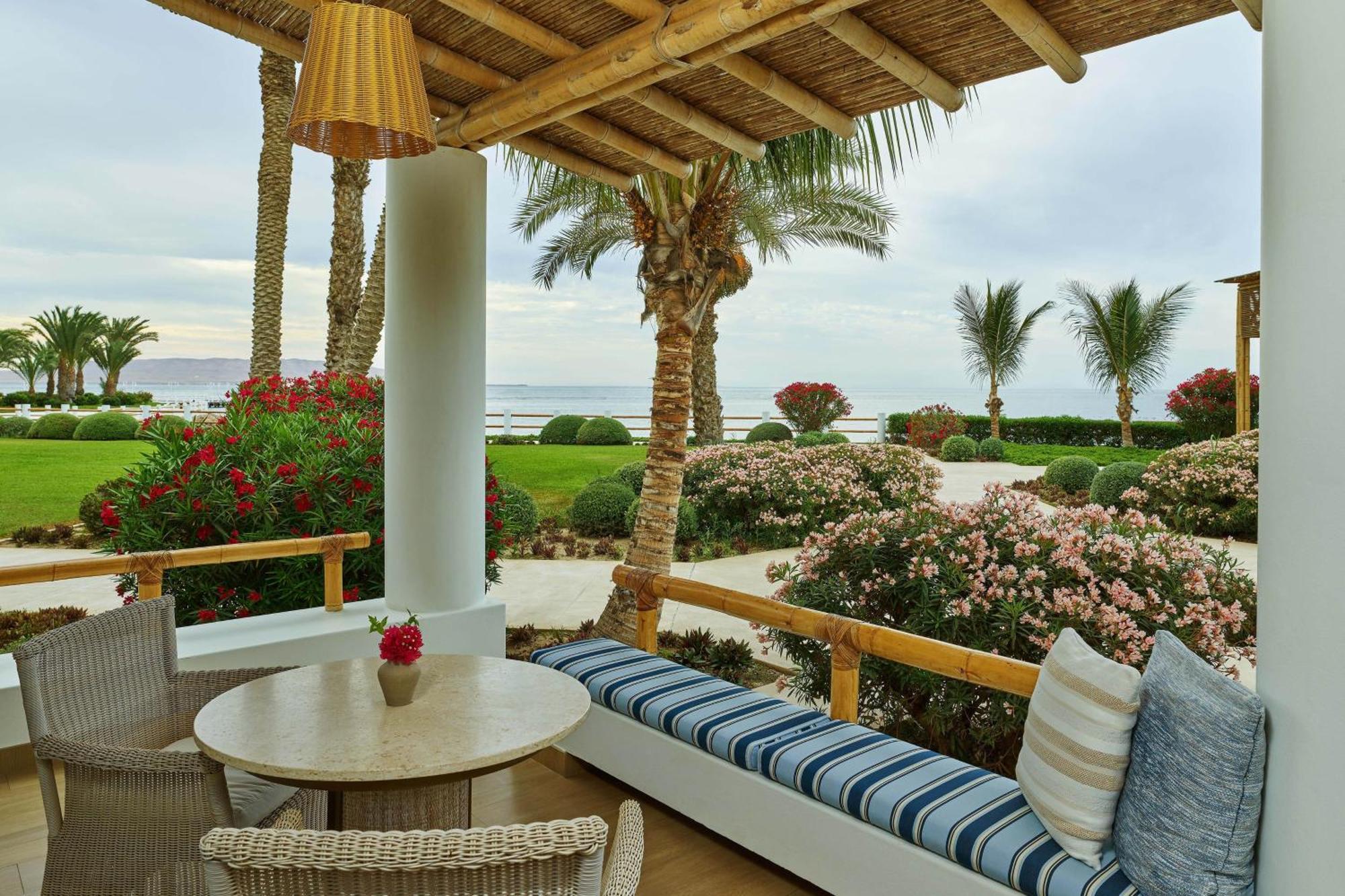 فندق باركاس، أحد منتجعات لاكشري كولكشن، باركاس باراكاس المظهر الخارجي الصورة View of the Red Sea from the Four Seasons Resort